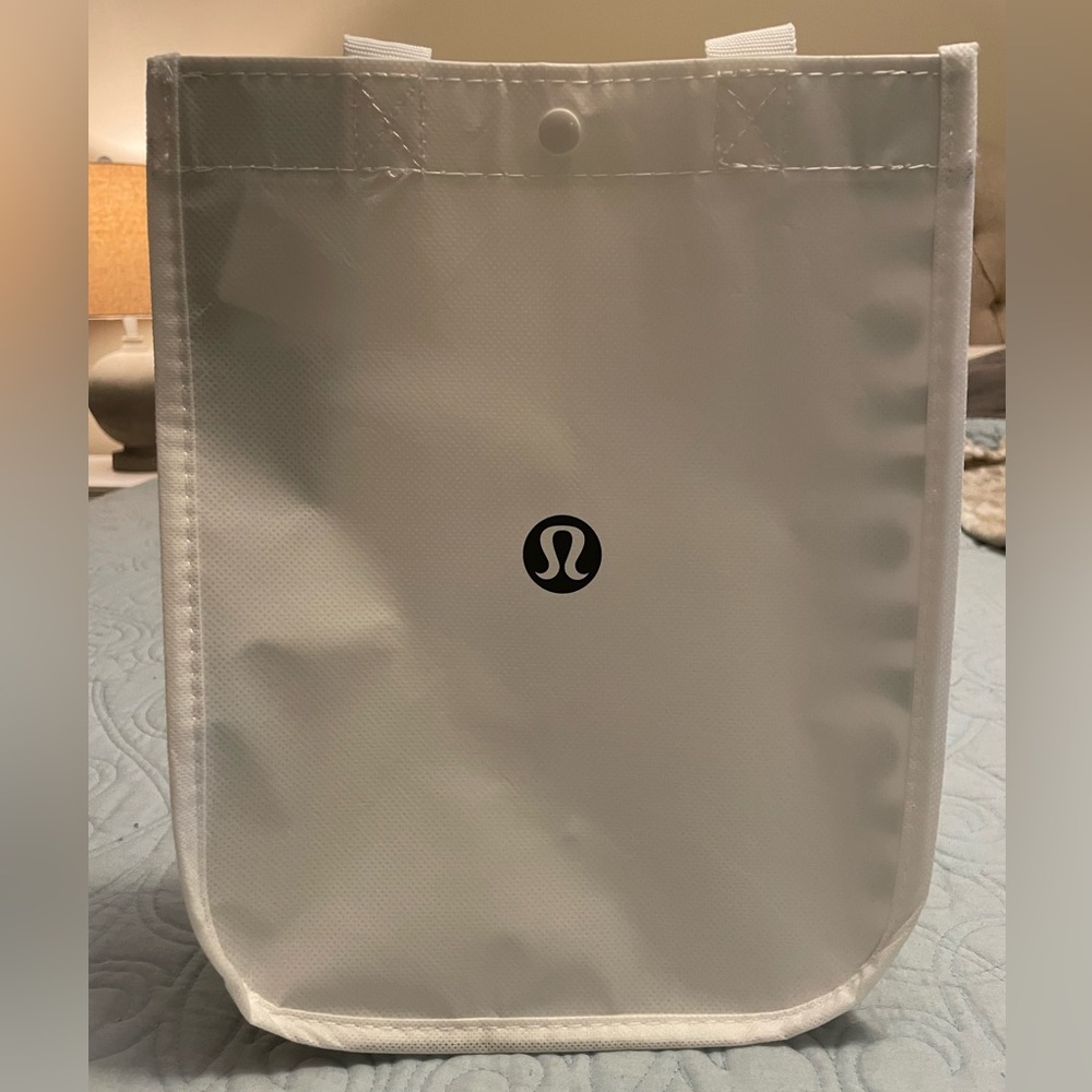 Lululemon shopping bag